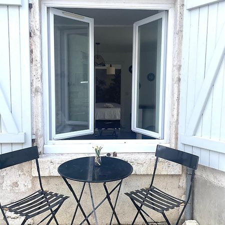Joli Appart Cour Proche Bord De Loire Блоа Екстериор снимка