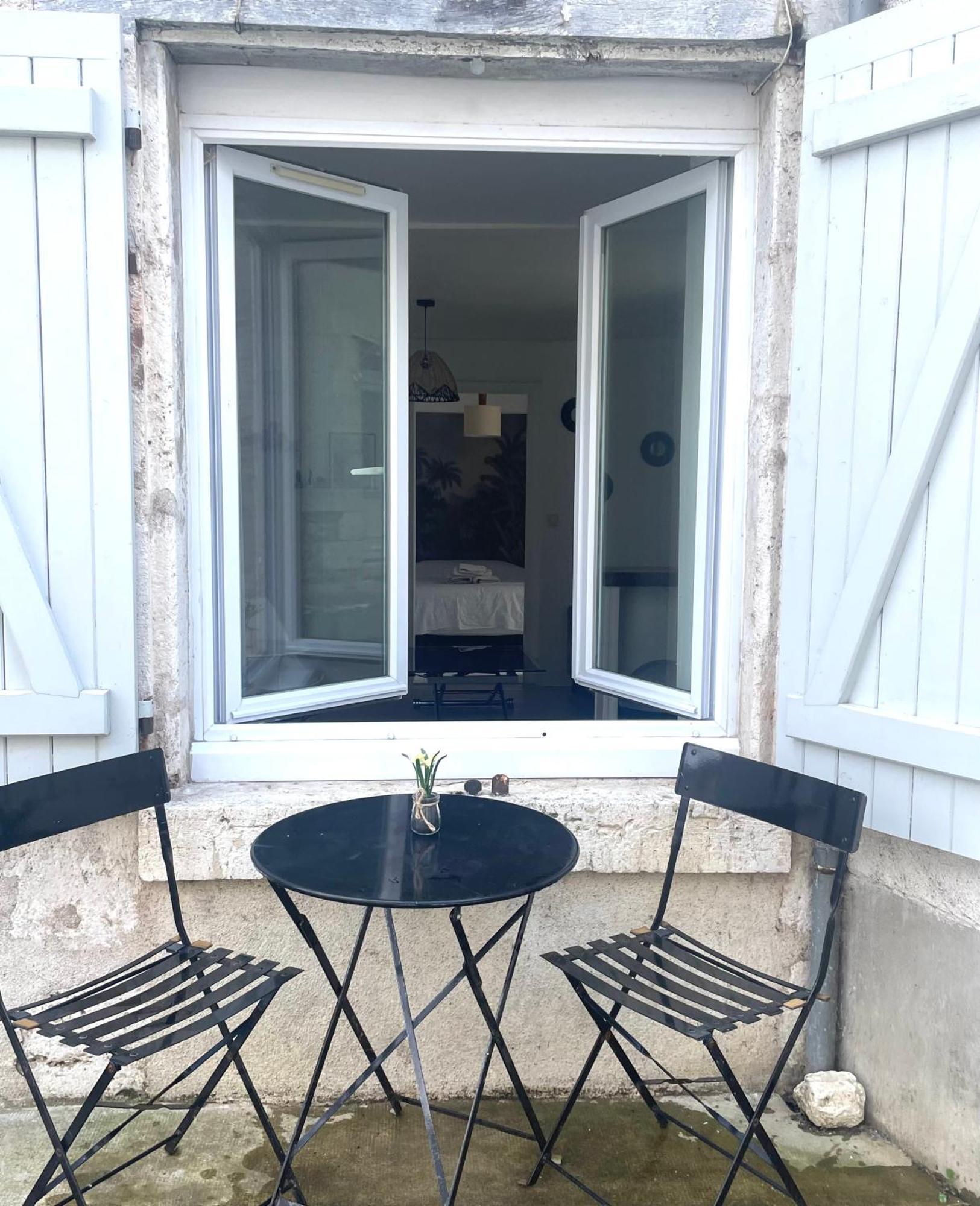 Joli Appart Cour Proche Bord De Loire Блоа Екстериор снимка